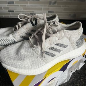 Adidas PureBOOST GO size 6US